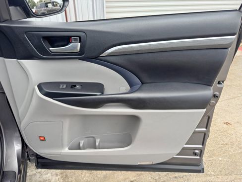 Used 2018 Toyota Highlander Limited image 44