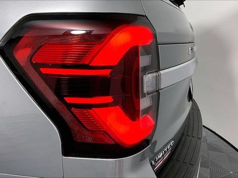 Used 2024 Ford Expedition Max Limited RWD image 30