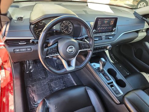 Used 2019 Nissan Altima 2.5 SR w/ SR Premium Package image 9