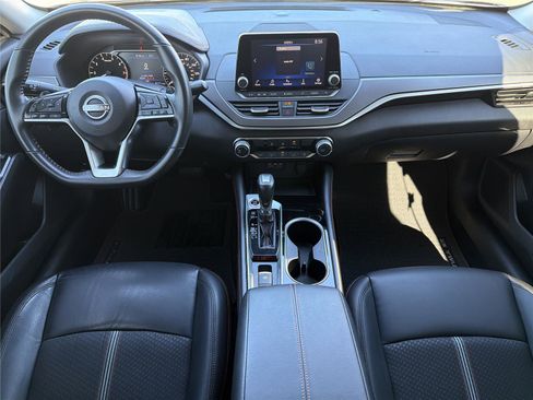 Used 2023 Nissan Altima 2.5 SR AWD/4WD image 2
