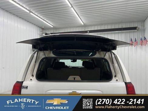 Used 2016 Chevrolet Suburban LTZ image 21