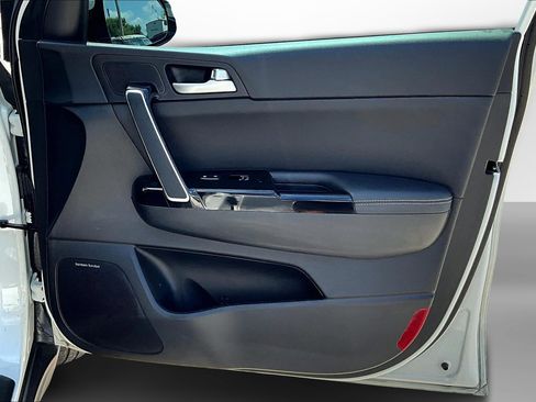 Used 2021 Kia Sportage EX w/ EX Technology Package image 26