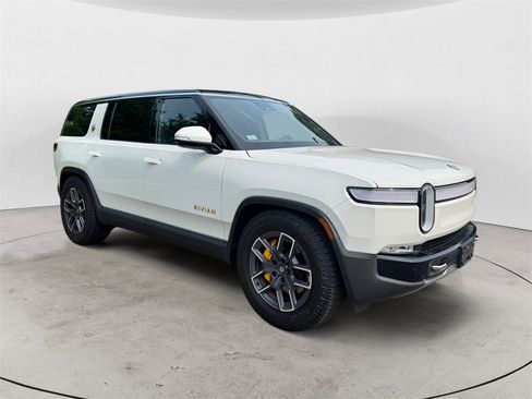 Used 2023 Rivian R1S Adventure image 21