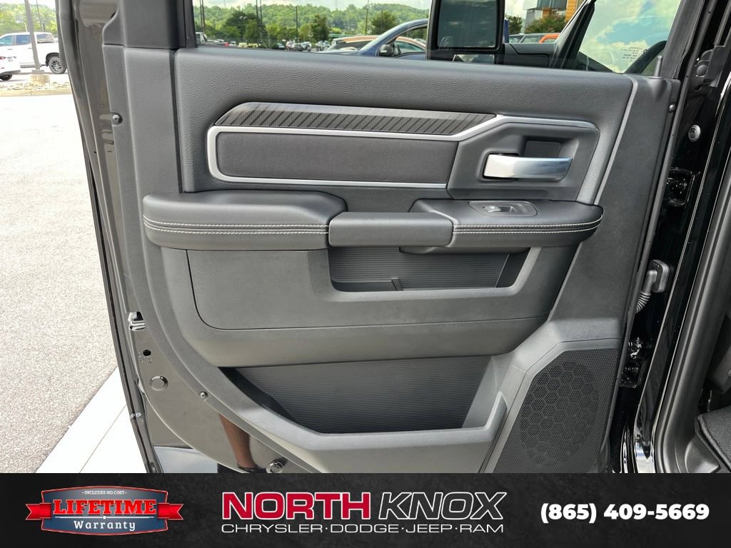New 2026 RAM 2500 Big Horn AWD/4WD image 17