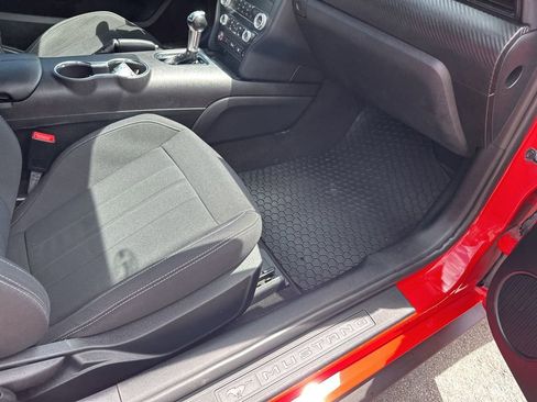 Used 2020 Ford Mustang Convertible image 17