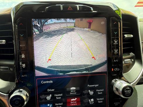 Used 2020 RAM 1500 Laramie AWD/4WD image 15