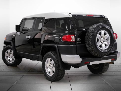 Used 2007 Toyota FJ Cruiser 4WD image 10