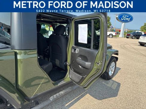 Used 2023 Jeep Gladiator Sport AWD/4WD image 47