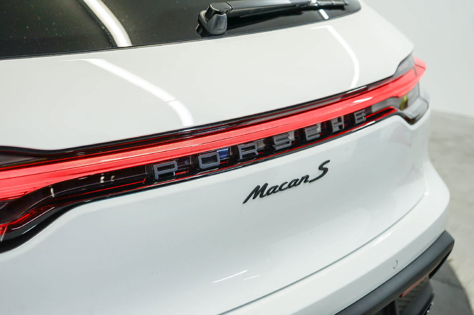 Certified 2026 Porsche Macan S AWD/4WD image 12