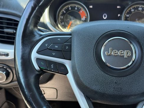 Used 2018 Jeep Cherokee Overland AWD/4WD image 20