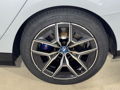 Used 2025 BMW i5 xDrive40 w/ M Sport Package AWD/4WD image 36
