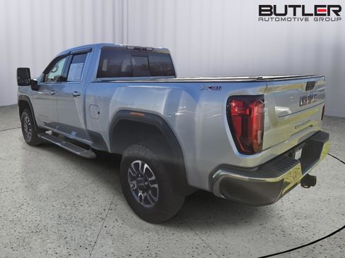 Used 2022 GMC Sierra 2500 SLT w/ SLT Convenience Package image 8