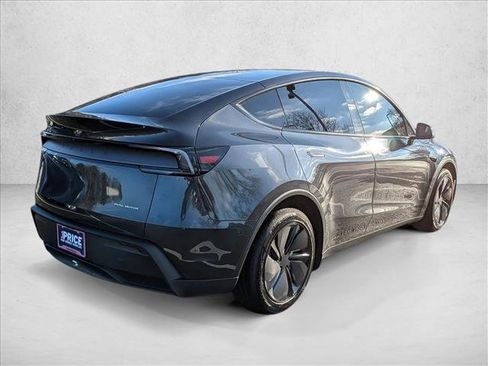 Used 2026 Tesla Model Y Long Range image 5