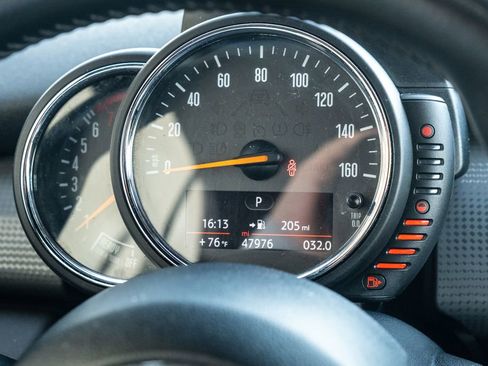 Used 2016 MINI Cooper Convertible image 2