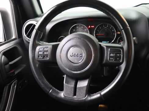 Used 2017 Jeep Wrangler Sahara w/ Connectivity Group image 21