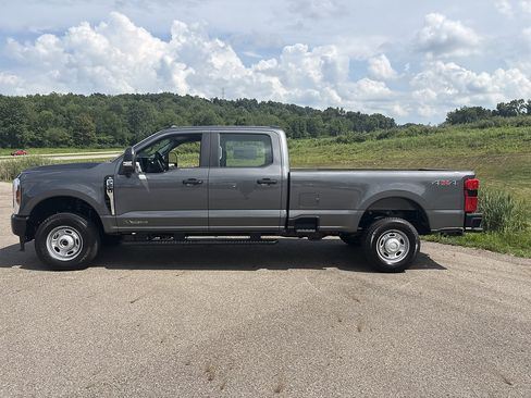 New 2026 Ford F250 XL w/ 360-Degree Camera Package AWD/4WD image 2
