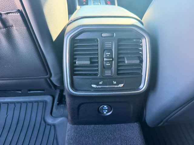 Used 2024 Porsche Macan Turbo AWD/4WD image 28