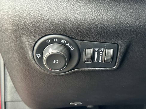 Used 2025 Jeep Compass Latitude w/ Altitude Special Edition image 31