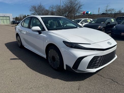 New 2026 Toyota Camry SE AWD/4WD image 9