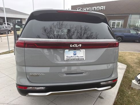 Used 2024 Kia Carnival SX Prestige image 29