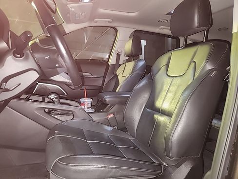 Used 2021 Kia Telluride EX w/ EX Premium Package FWD image 2