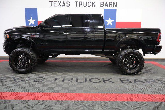 Used 2019 RAM 2500 Laramie w/ Black Appearance Package AWD/4WD image 1