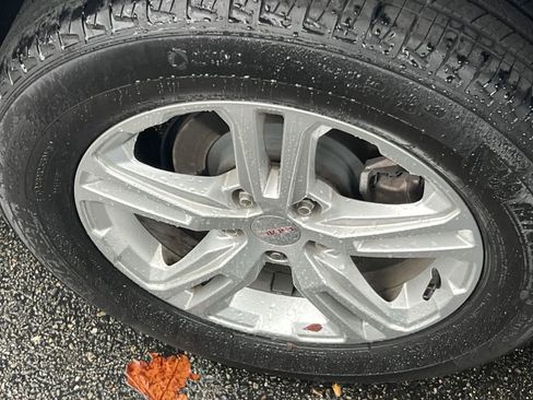 Used 2020 GMC Terrain SLE w/ Driver Convenience Package image 14