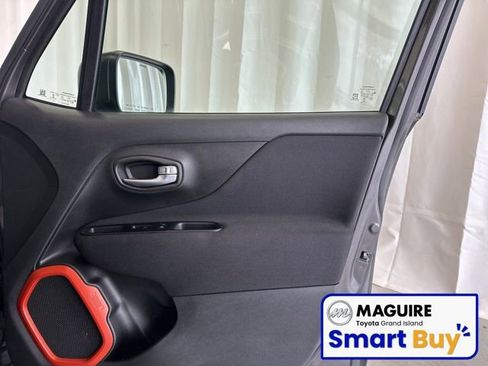 Used 2019 Jeep Renegade Sport image 16