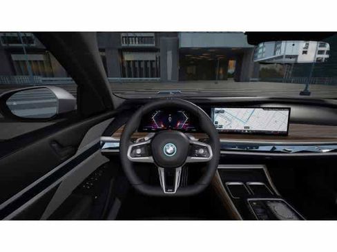 New 2025 BMW i7 xDrive60 image 13