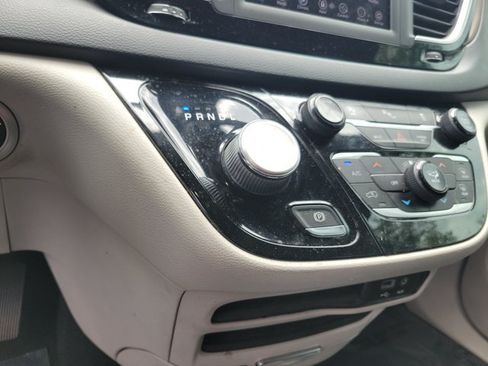 Used 2020 Chrysler Voyager LX w/ Cold Weather Group FWD image 29