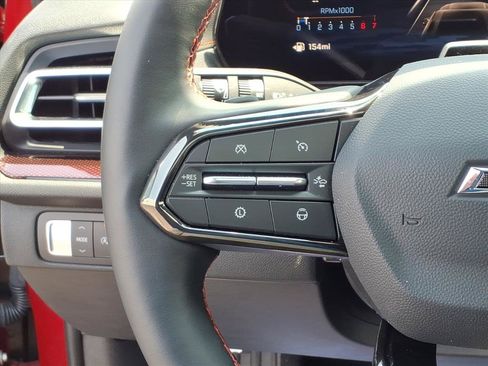 Used 2026 Chevrolet Traverse RS FWD image 11