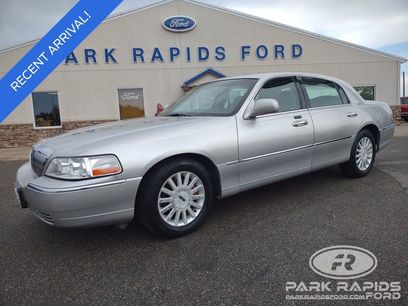 Used 2004 Lincoln Town Car Signature