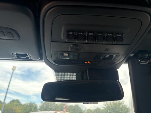 Used 2024 Ford Bronco Wildtrak AWD/4WD image 28