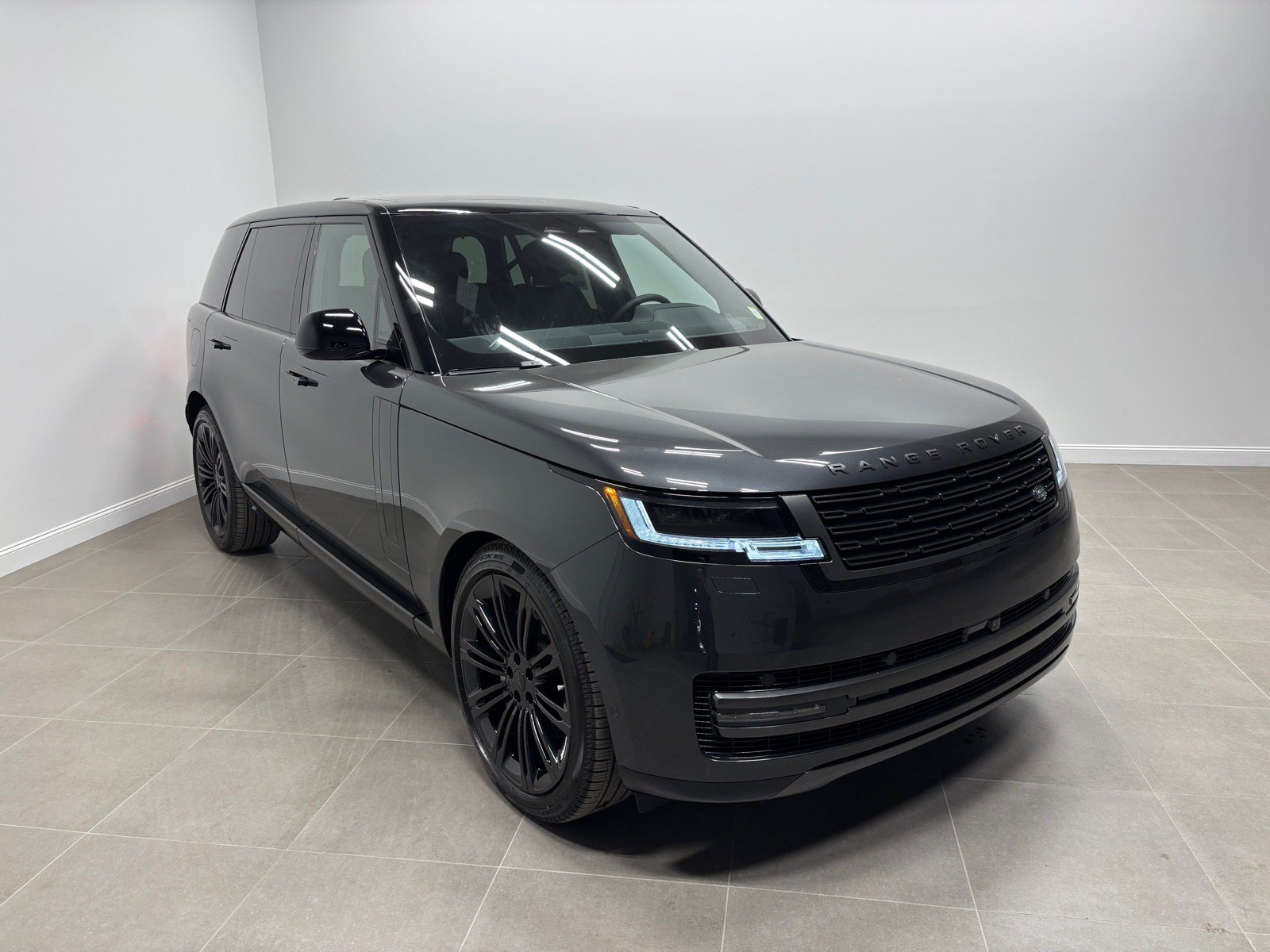 New 2026 Land Rover Range Rover Long Wheelbase SE AWD/4WD image 4