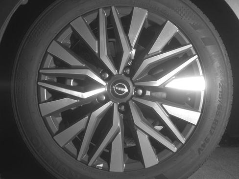 Used 2025 Nissan Altima 2.5 SV FWD image 15