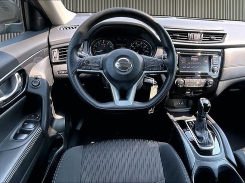 Used 2018 Nissan Rogue S AWD/4WD image 6