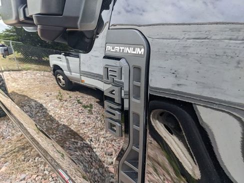 Used 2026 Ford F450 Platinum w/ FX4 Off-Road Package image 4