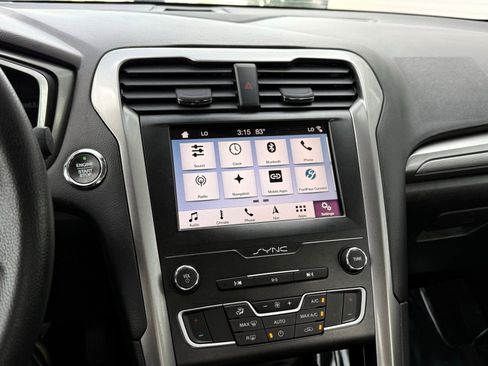 Used 2019 Ford Fusion SE FWD image 34