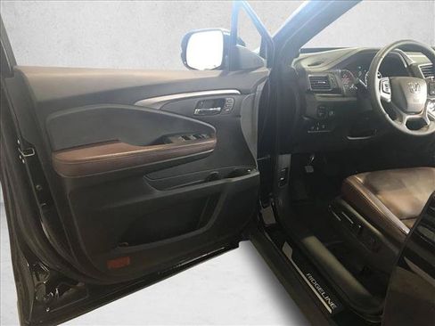 Used 2025 Honda Ridgeline RTL image 10