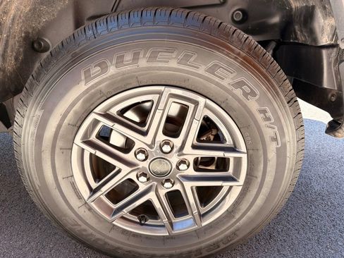 Used 2024 Jeep Wrangler Unlimited Sport AWD/4WD image 31