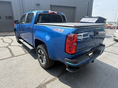 Used 2022 Chevrolet Colorado Z71 AWD/4WD image 2