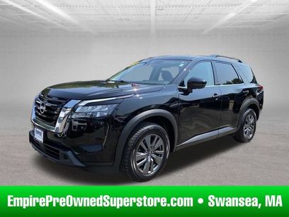 Used 2024 Nissan Pathfinder SV