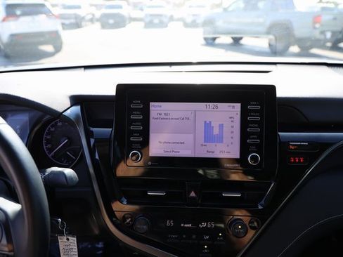 Certified 2022 Toyota Camry SE image 17