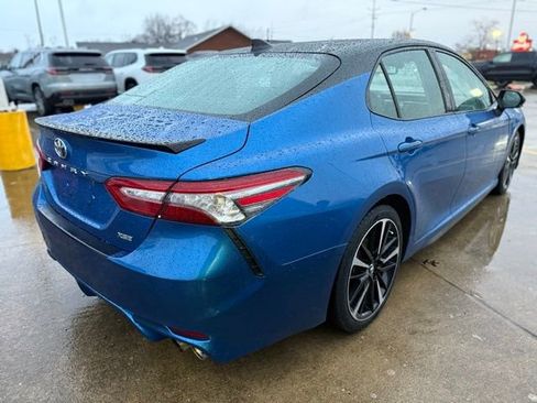 Used 2018 Toyota Camry XSE image 3