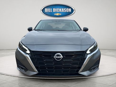 Used 2025 Nissan Altima 2.5 SV FWD image 2
