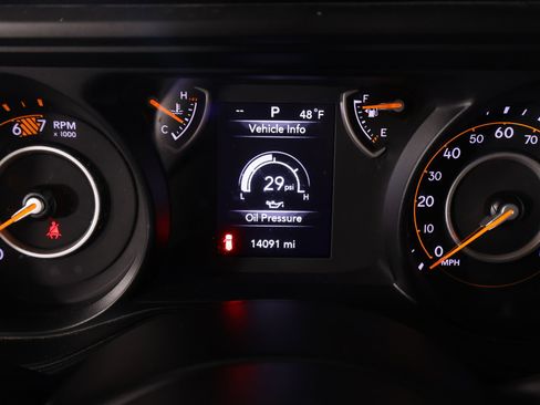 Used 2024 Jeep Wrangler Sport image 4