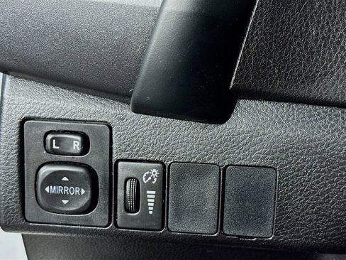 Used 2017 Toyota Corolla LE image 14