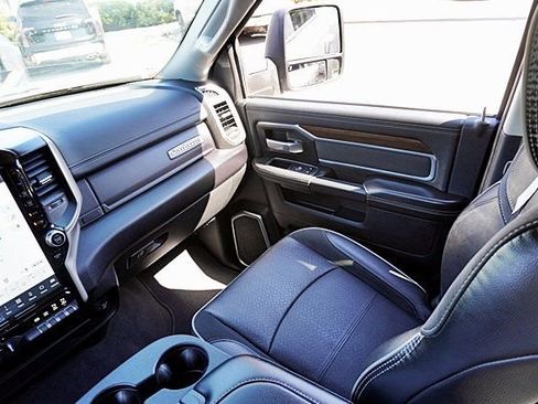 Used 2024 RAM 2500 Laramie image 24