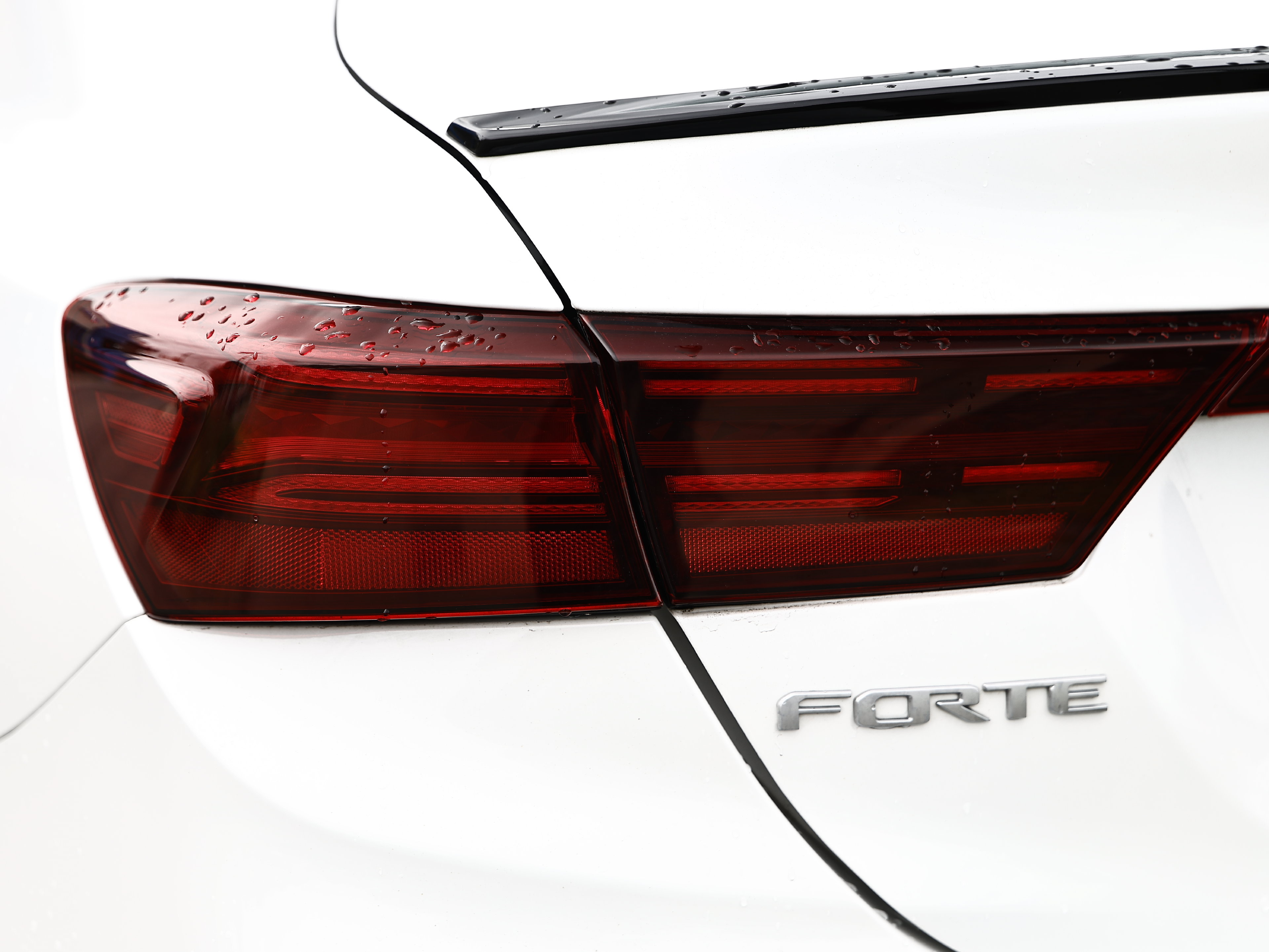 Used 2023 Kia Forte GT-Line w/ GT-Line Premium Package FWD image 4