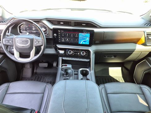Used 2024 GMC Sierra 1500 Denali AWD/4WD image 31